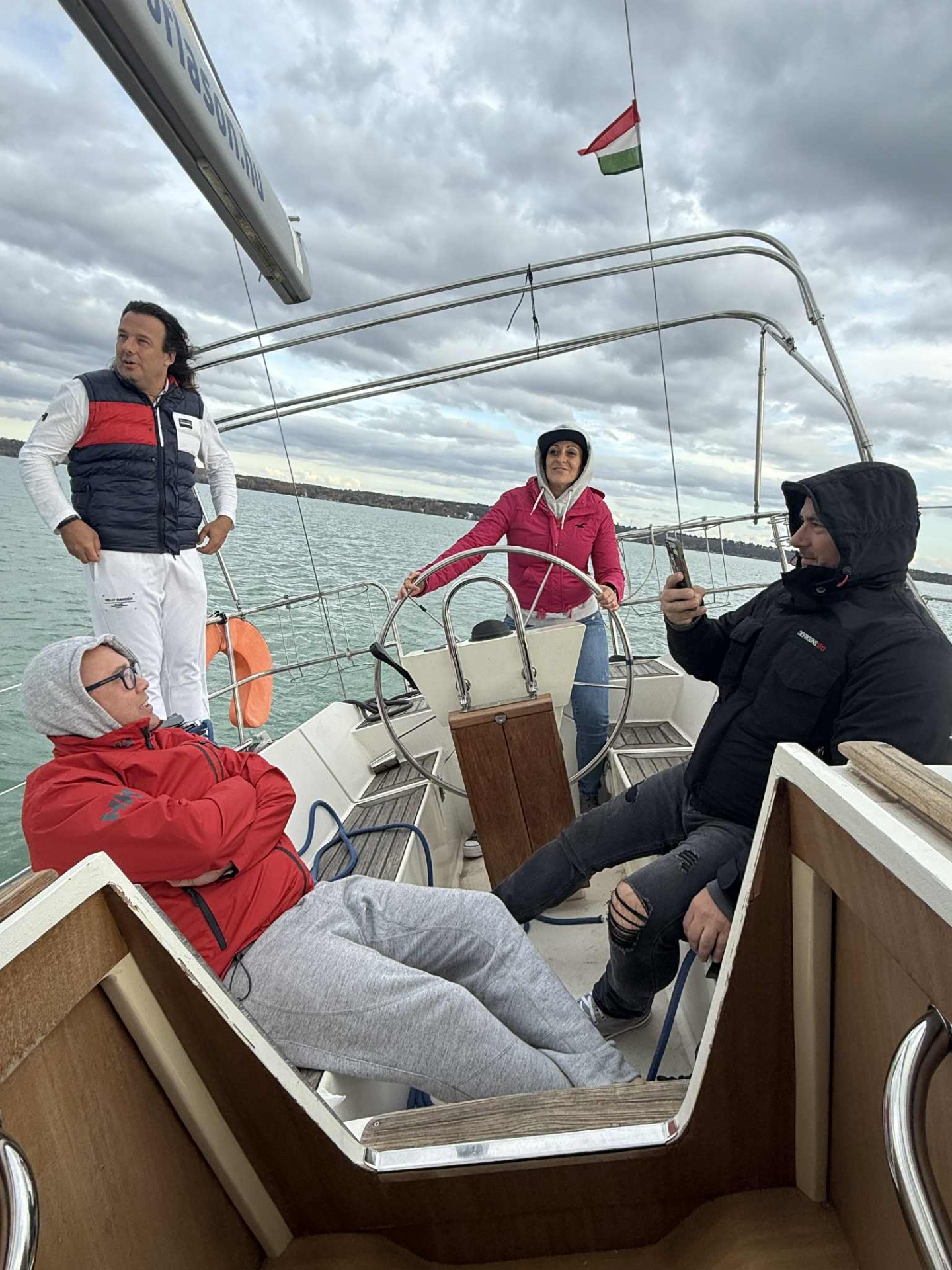 Novemberben is vitorlázható a Balaton, csak be kell öltözni.  